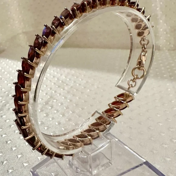 Genuine Red Garnet 18K Rose Gold over Sterling Silver Bracelet! ✨️ - Picture 4 of 8